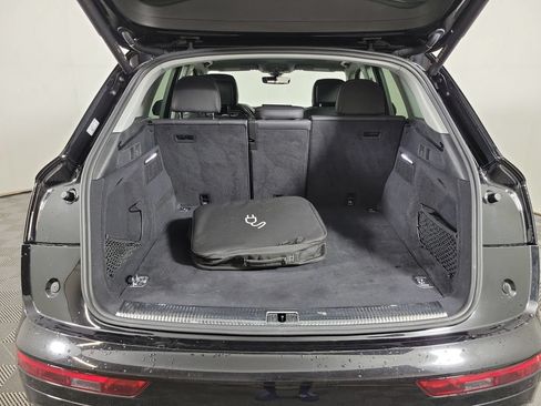Used 2023 Audi Q5 e Premium Plus w/ Premium Plus Package AWD/4WD image 9