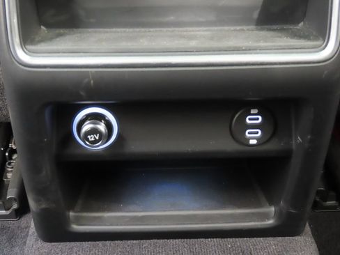Certified 2023 Porsche Cayenne Coupe AWD/4WD image 33