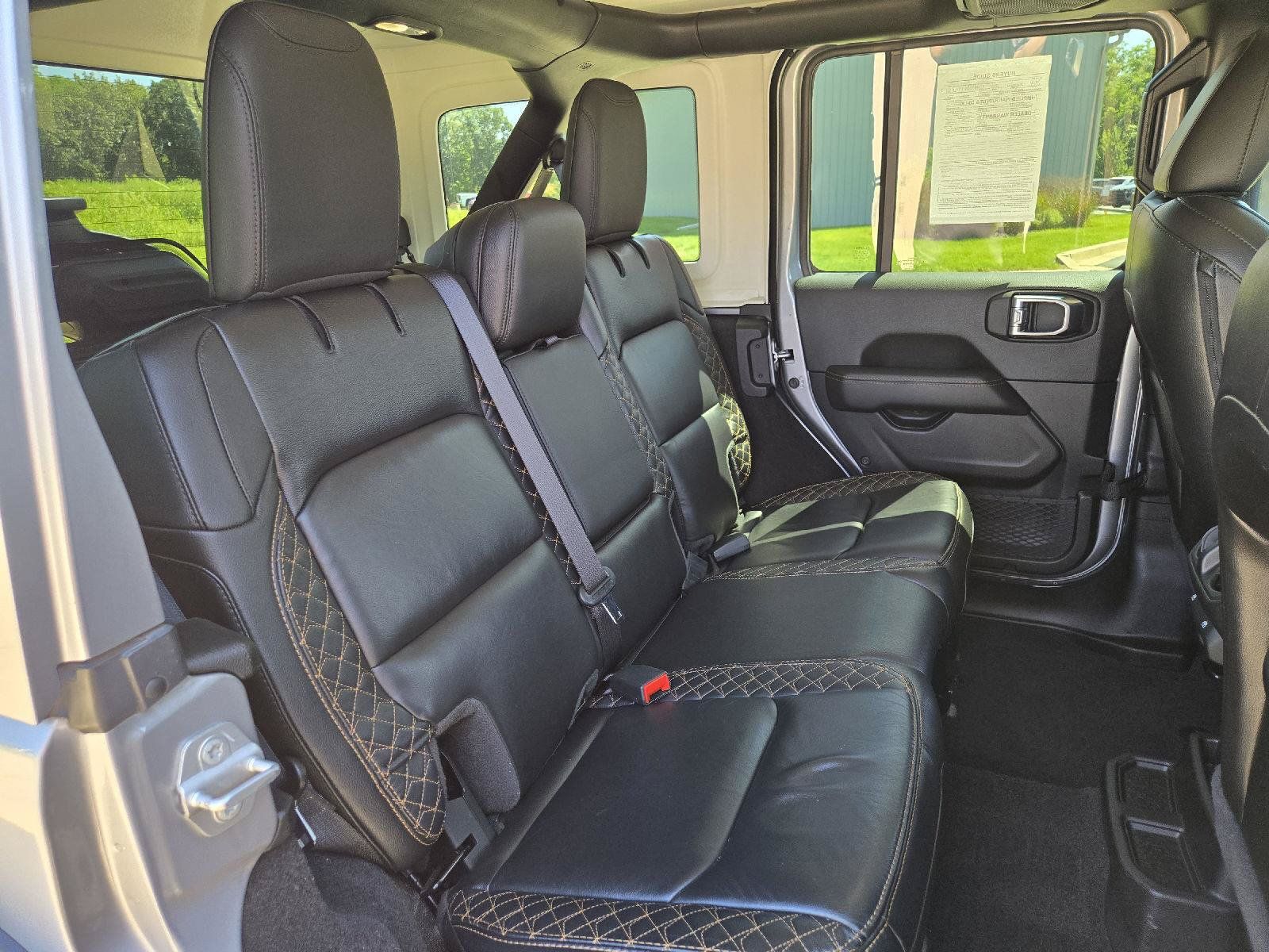 Used 2021 Jeep Wrangler Unlimited Sahara AWD/4WD image 26