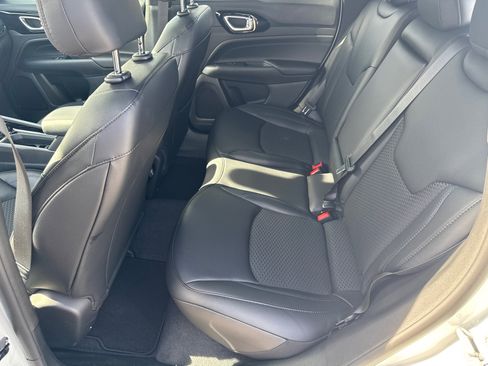 New 2026 Jeep Compass Latitude image 21