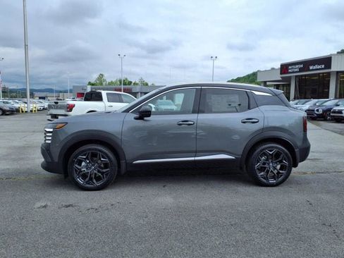 New 2025 Nissan Kicks SR w/ SR Premium Package image 2