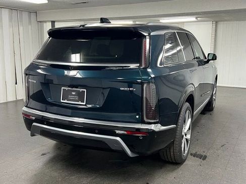 New 2026 Cadillac Vistiq Luxury w/ LPO, Floor Liner Package AWD/4WD image 5