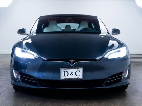 Used 2017 Tesla Model S P100D image 2