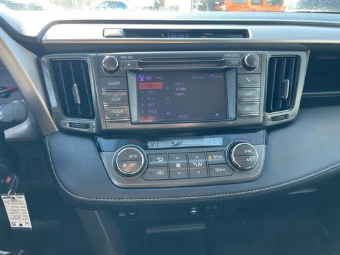 Used 2013 Toyota RAV4 XLE image 23