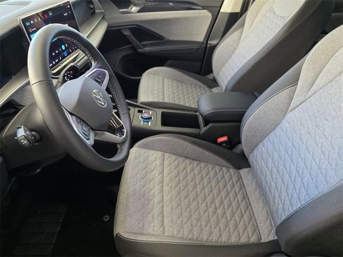 New 2026 Volkswagen Tiguan S image 9