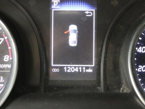 Used 2018 Toyota Camry SE FWD image 29