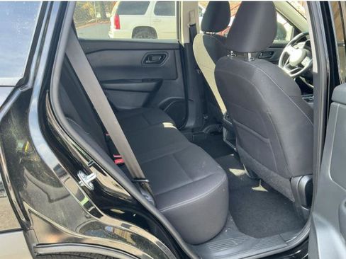 Used 2024 Nissan Rogue S image 24