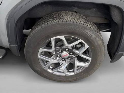 Used 2025 GMC Sierra 1500 SLT w/ SLT Premium Plus Package AWD/4WD image 9