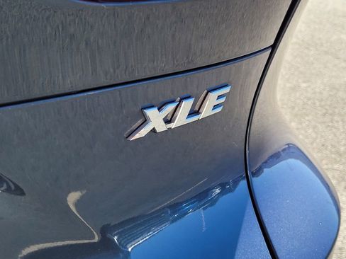 Certified 2024 Toyota Venza XLE image 9