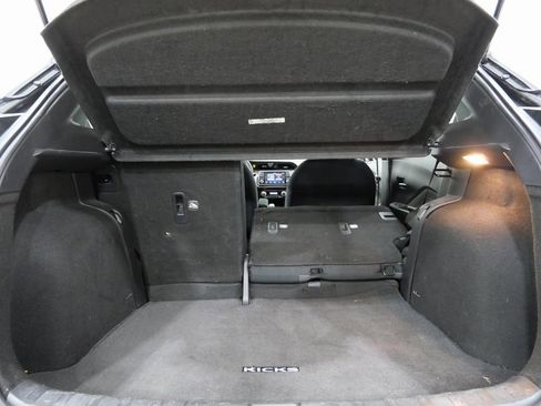 Used 2018 Nissan Kicks SV image 23