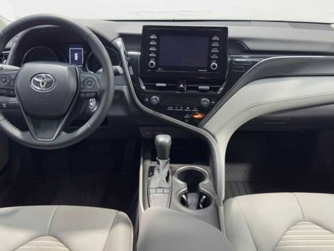 Used 2023 Toyota Camry SE FWD image 15