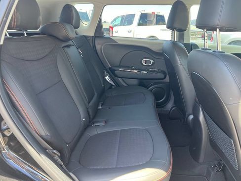 Used 2018 Kia Soul ! FWD image 23