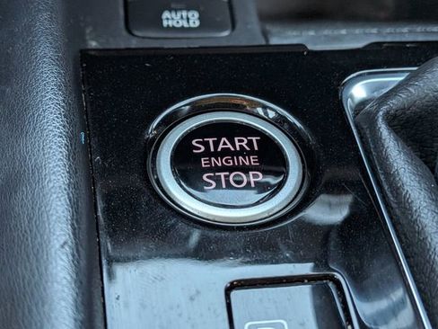 Used 2022 Nissan Kicks SR image 28