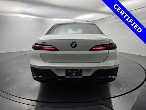Certified 2024 BMW 760i xDrive w/ Premium Package 2 image 5