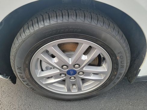 Used 2023 Ford Transit Connect XLT FWD image 9