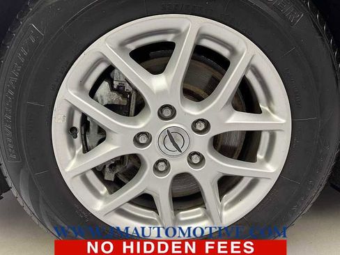 Used 2021 Chrysler Pacifica Touring-L image 9