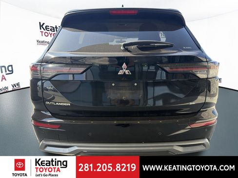 Used 2025 Mitsubishi Outlander SE AWD/4WD image 4