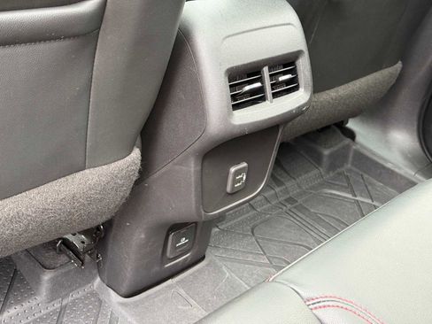 Used 2022 Chevrolet Equinox RS w/ RS Leather Package image 24