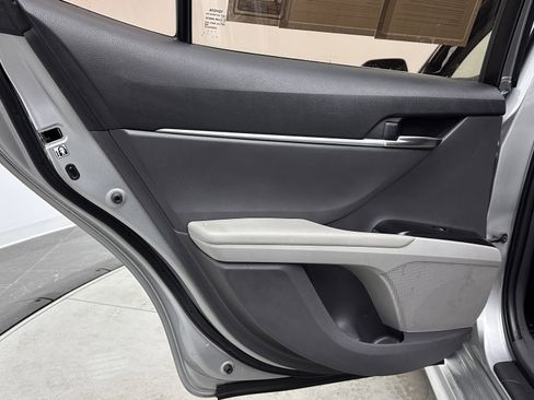 Used 2018 Toyota Camry SE image 21