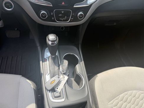 Used 2018 Chevrolet Equinox LS FWD image 22