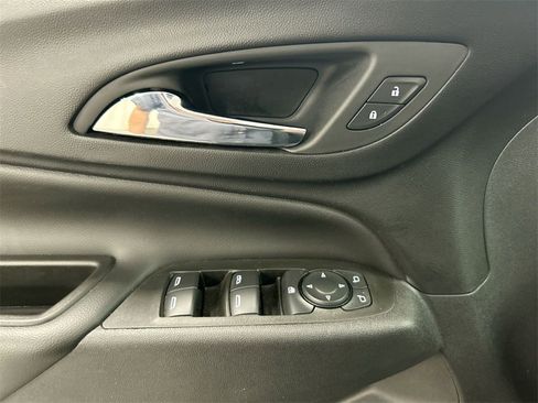 Used 2020 Chevrolet Equinox LT image 11