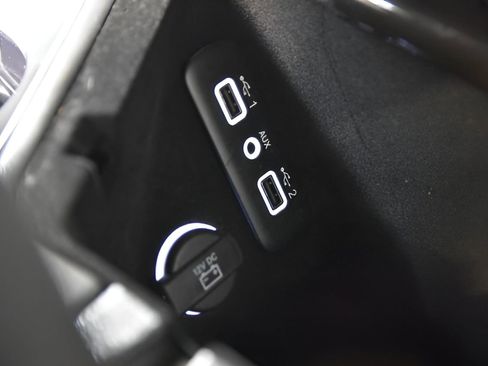 Used 2021 Dodge Challenger SXT image 28