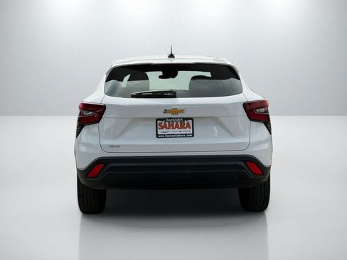 Used 2026 Chevrolet Trax LS FWD image 5
