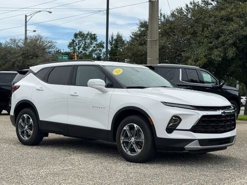Used 2024 Chevrolet Blazer LT w/ Sound & Technology Package FWD image 8