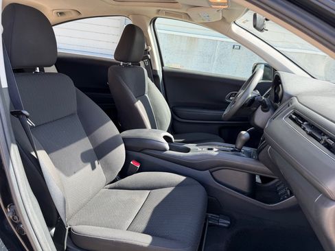 Used 2018 Honda HR-V EX image 24
