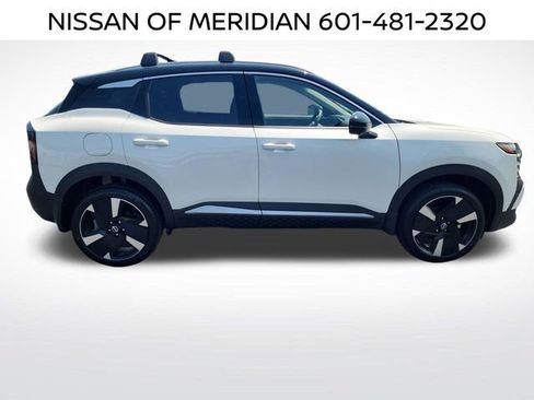New 2026 Nissan Kicks SR w/ Cold Weather Package FWD image 6