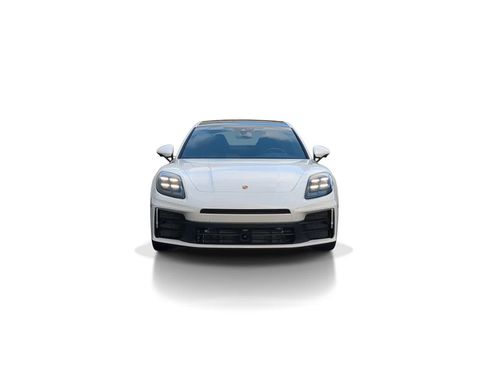 Used 2025 Porsche Panamera image 3