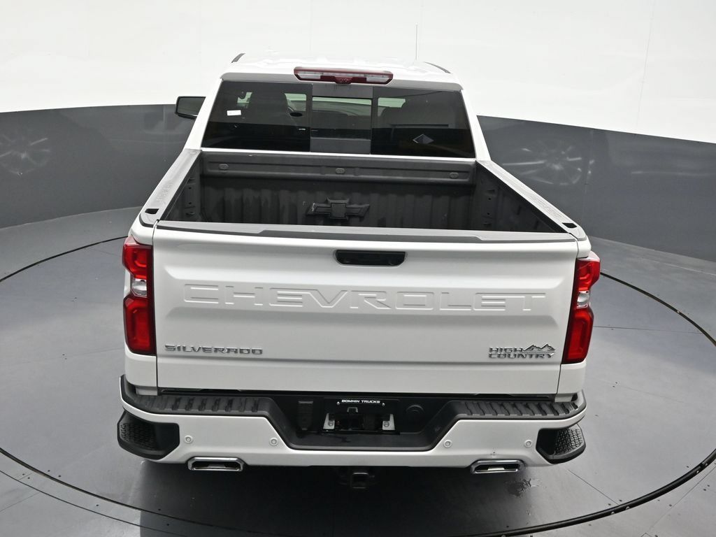 Used 2025 Chevrolet Silverado 1500 High Country w/ High Country Premium Package RWD image 18