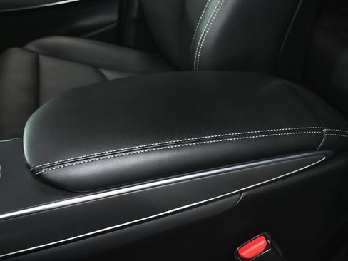 Used 2025 Genesis GV70 2.5T w/ Select Package image 42