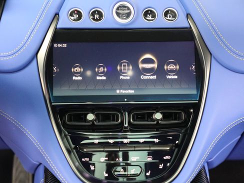 Used 2024 Aston Martin DBX 707 image 31