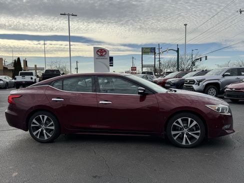 Used 2017 Nissan Maxima Platinum image 2