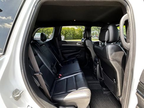 Used 2019 Jeep Grand Cherokee Limited AWD/4WD image 17