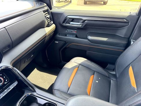 Used 2024 GMC Sierra 1500 AT4 w/ Technology Package image 32