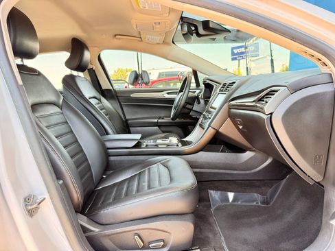 Used 2018 Ford Fusion SE w/ Equipment Group 602A FWD image 19