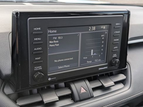 Used 2020 Toyota RAV4 LE image 21