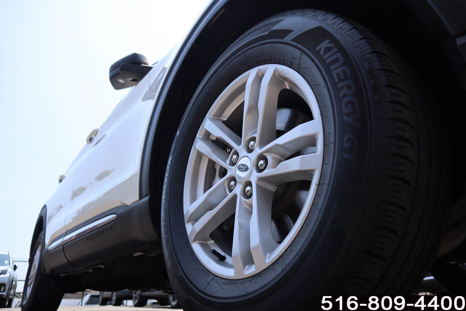 Used 2022 Ford Explorer XLT w/ Equipment Group 202A AWD/4WD image 11