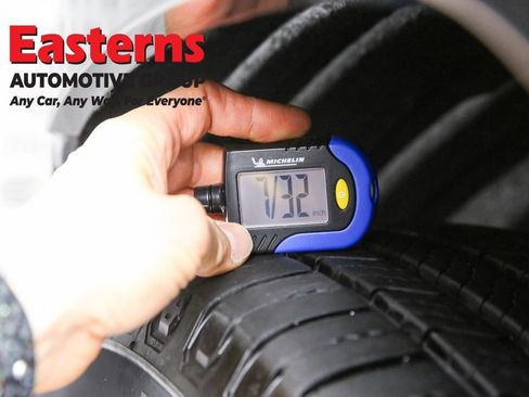 Used 2022 Toyota RAV4 SE image 28