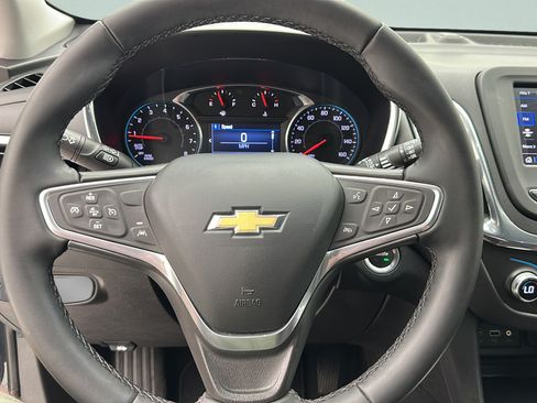 Used 2023 Chevrolet Equinox LT FWD image 16