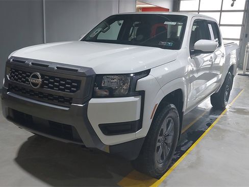 Used 2025 Nissan Frontier SV image 18