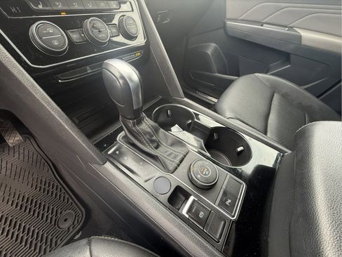 Used 2023 Volkswagen Atlas SE image 18