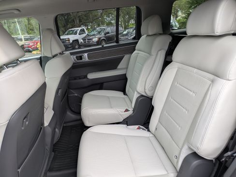 New 2027 Hyundai Santa Fe Limited FWD image 12