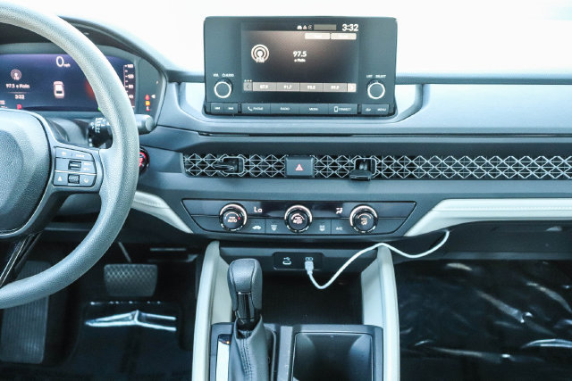 Used 2025 Honda Accord LX image 14