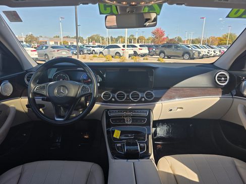 Used 2018 Mercedes-Benz E 300 image 11