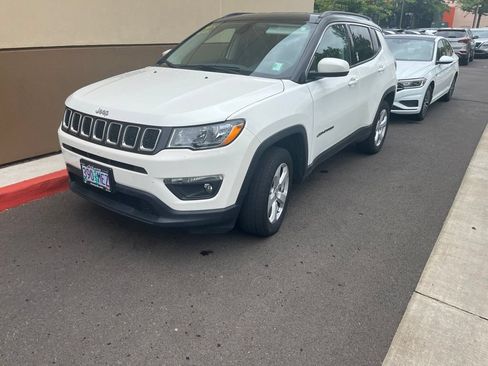 Used 2020 Jeep Compass Latitude w/ Popular Equipment Group AWD/4WD image 2