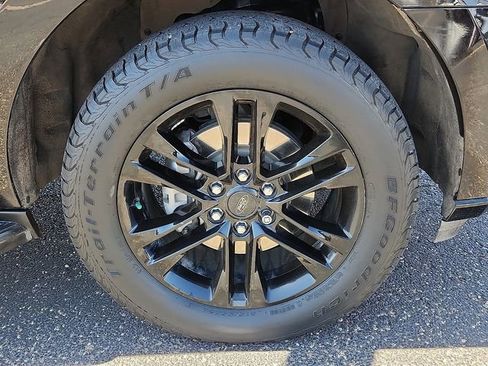 Used 2022 Ford Expedition Max XLT image 7