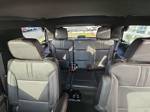 Used 2022 Chevrolet Tahoe RST w/ Luxury Package image 17